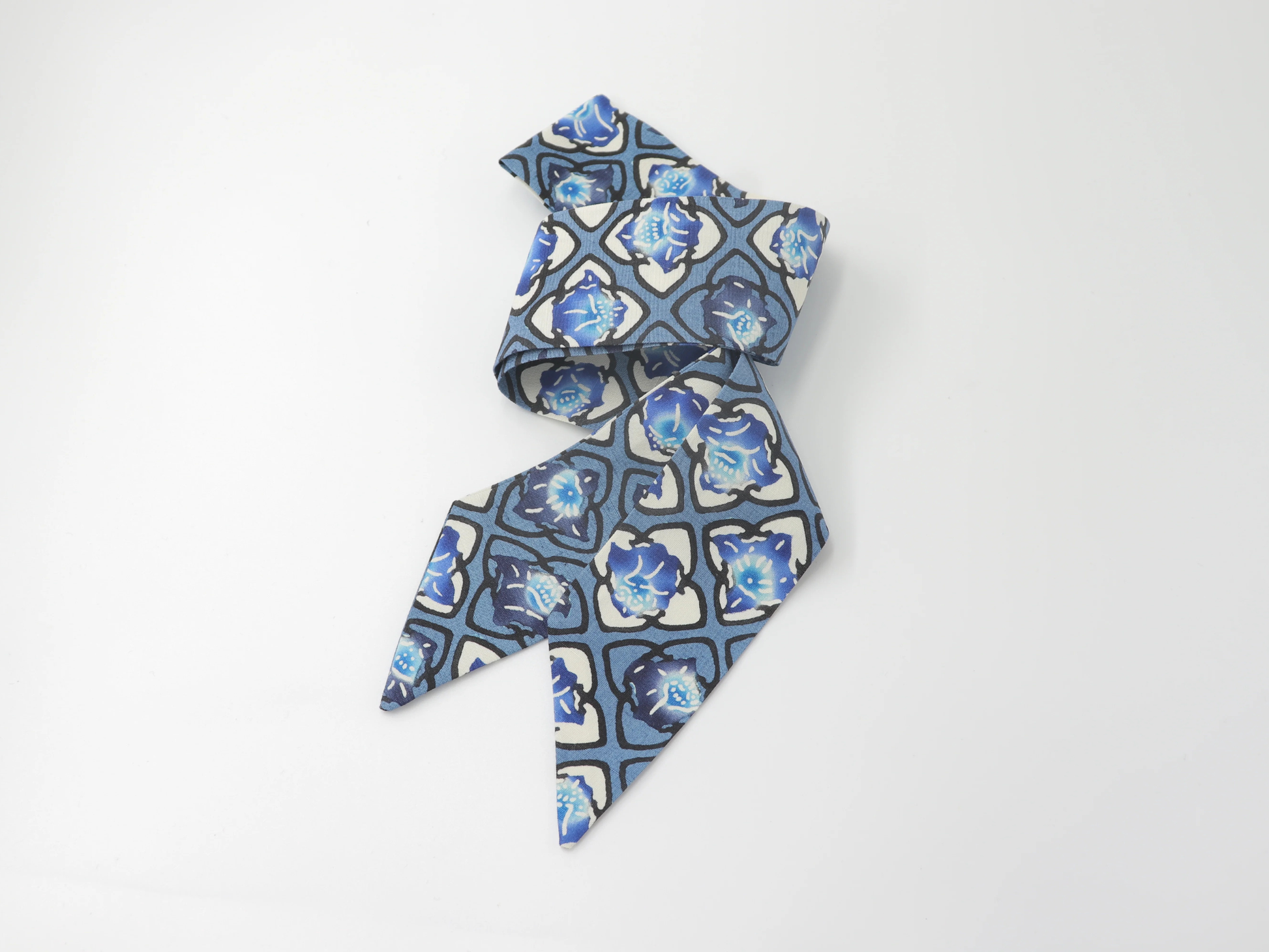 honbingata-bingata-scarf_bougainvillea_blue_yafuso_2