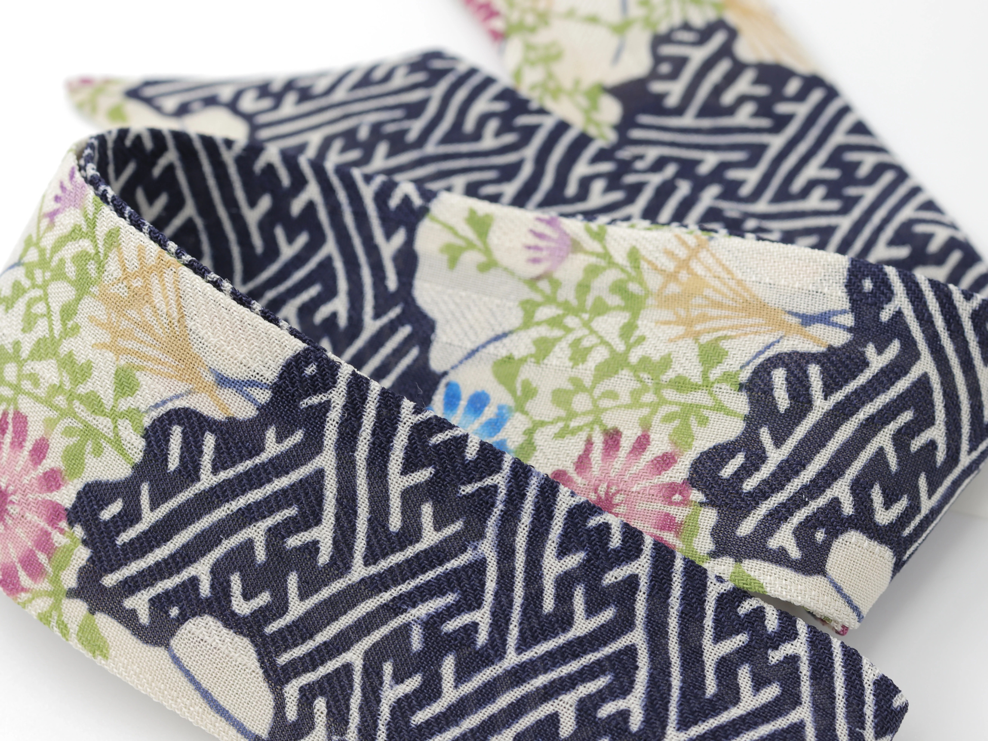 honbingata-bingata-scarf_kiku-sayagata_chinen_3