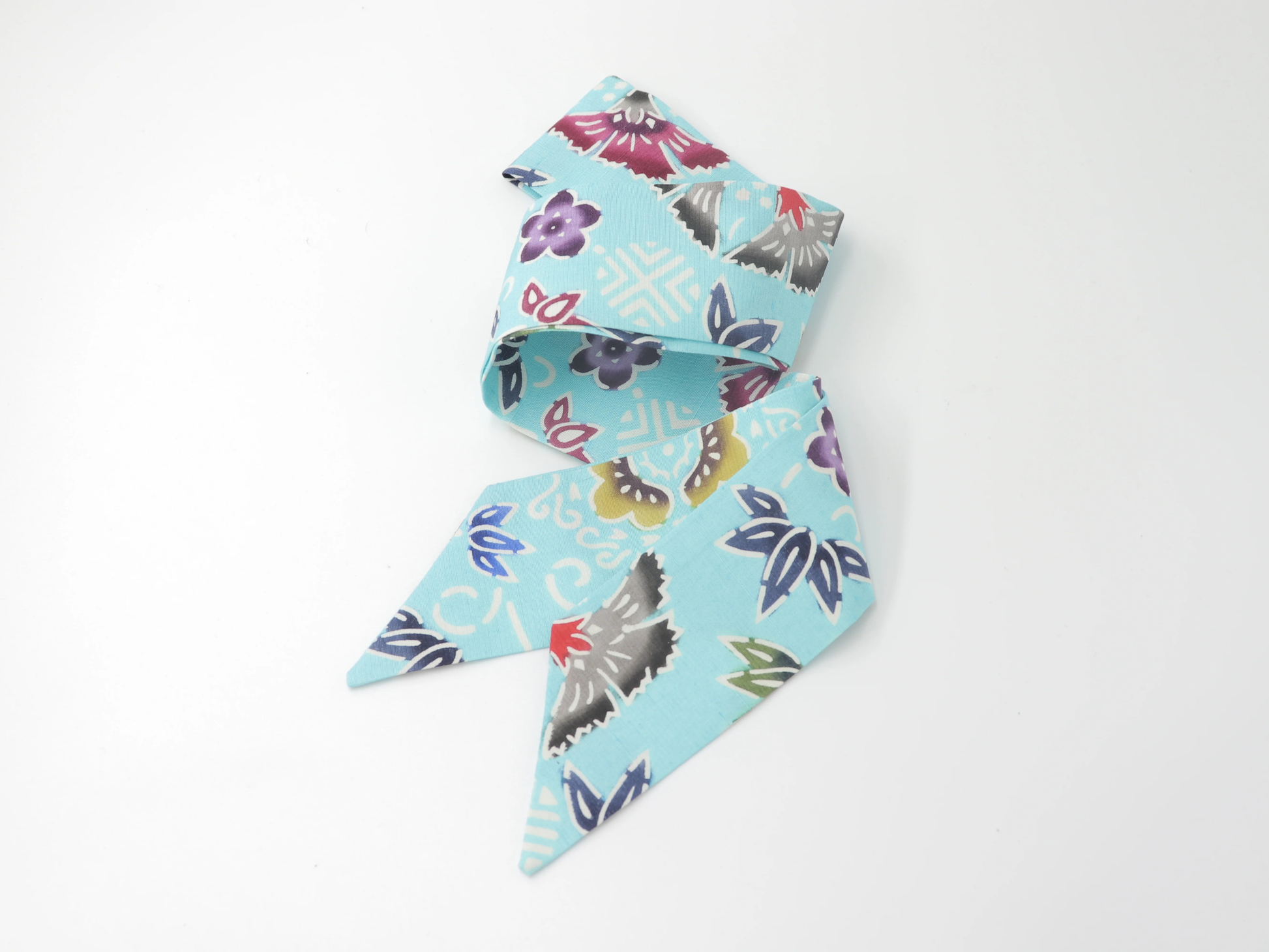 honbingata-bingata-scarf_maruhana-shochikubai_light-blue_yafuso_2